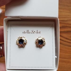 Stella & Dot Heirloom Studs